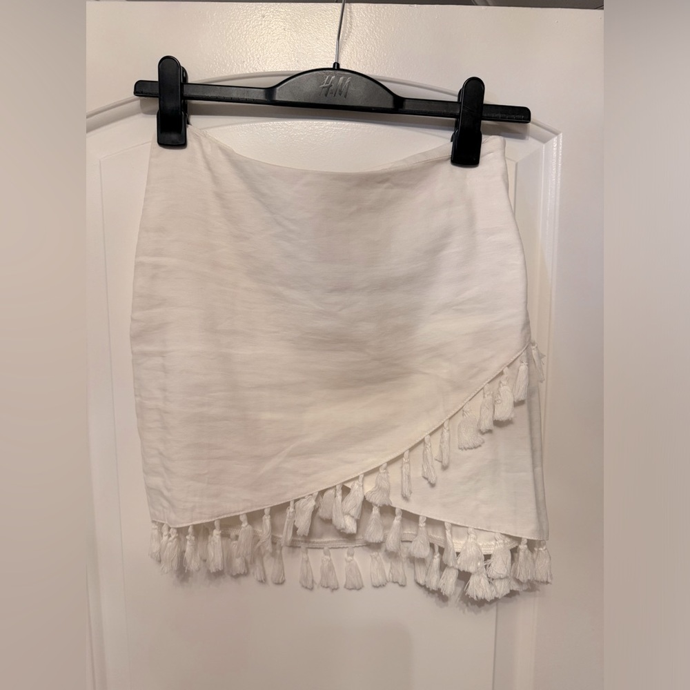Vici cotton blend tassel mini skirt. Size S